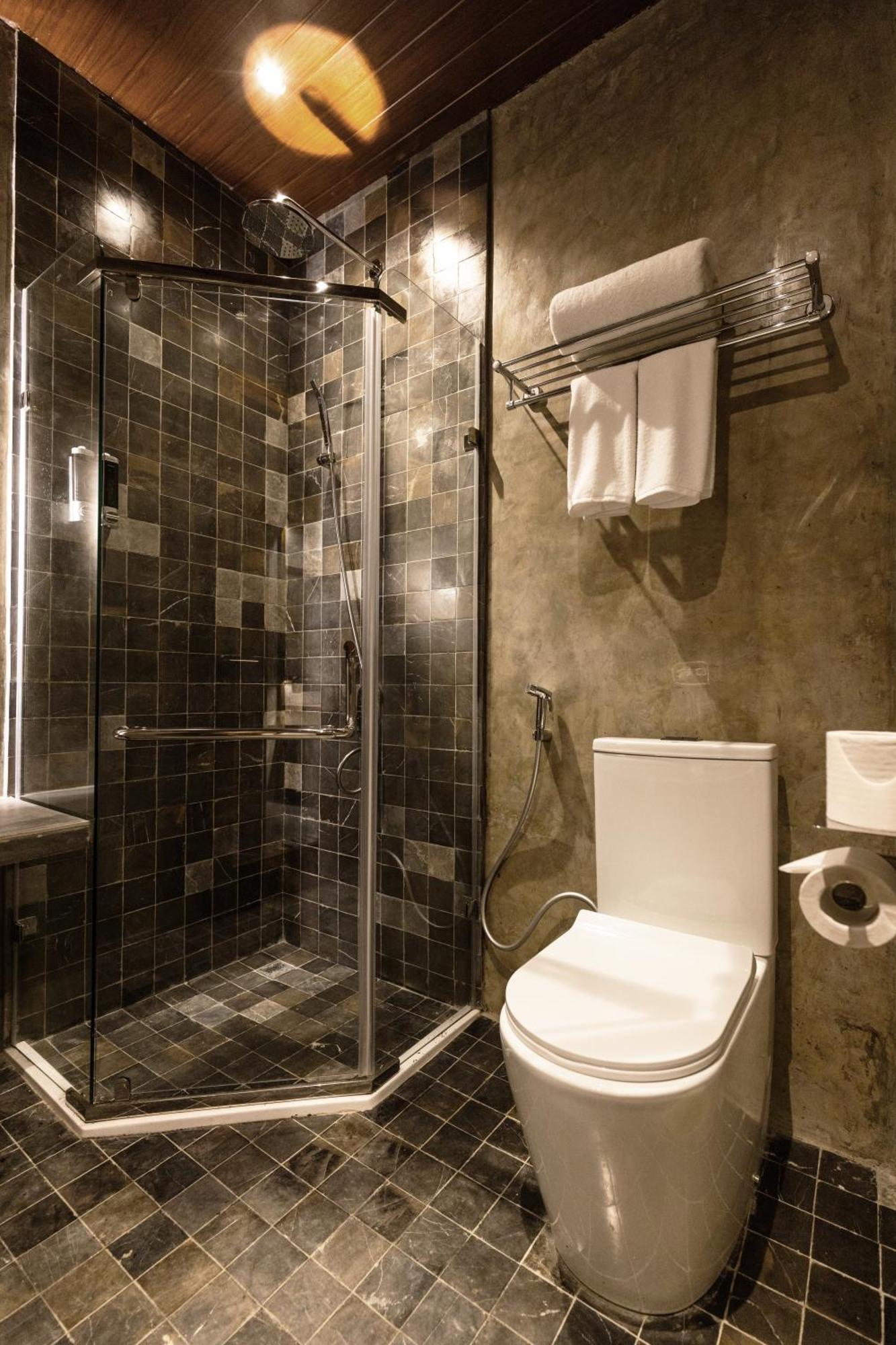 Batatu - Adults Only 4*